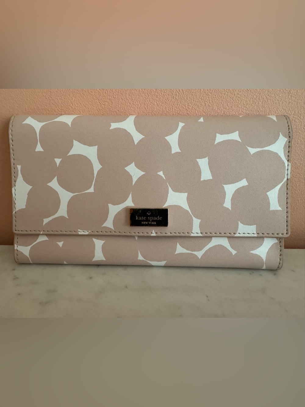 Kate Spade Putnam Drive Cyra Splodge Leather Wallet in Blush, Slim